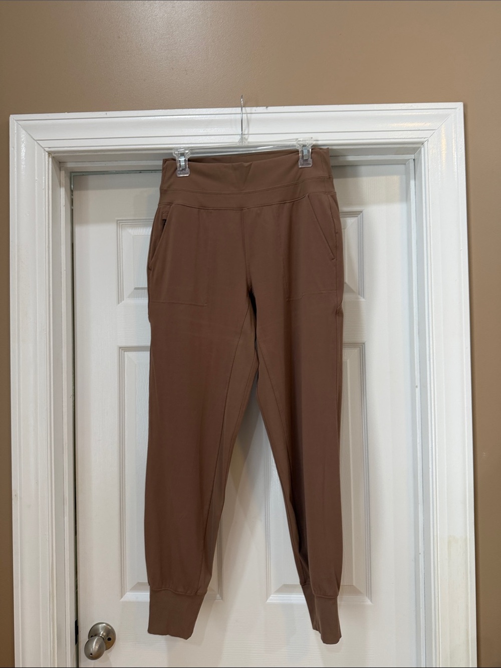 Athleta Venice Jogger Pants. Sz Med/TALL. Tan/Brown